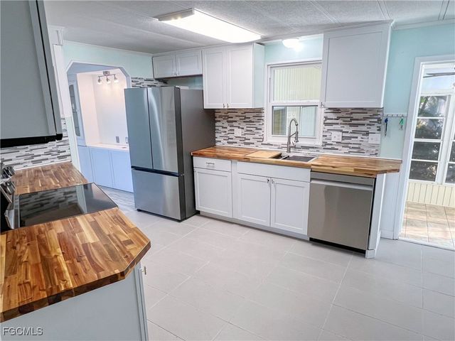 17801 Bryan CT, Fort Myers Beach, FL 33931