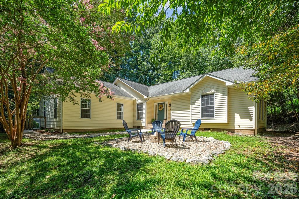 55 Greenwood Acres Drive, Mills River, NC 28759