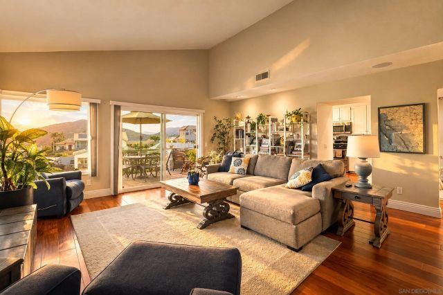 17824 Villamoura Dr, Poway, CA 92064