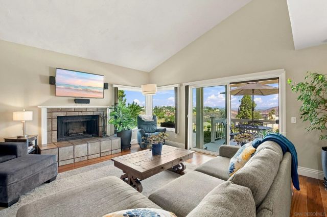 17824 Villamoura Dr, Poway, CA 92064