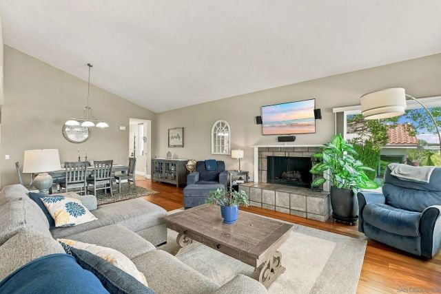 17824 Villamoura Dr, Poway, CA 92064
