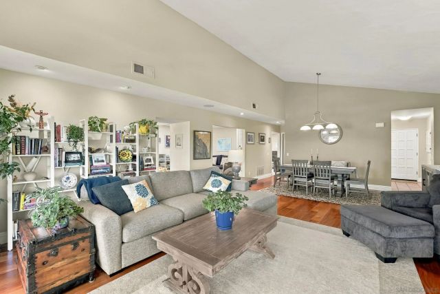 17824 Villamoura Dr, Poway, CA 92064