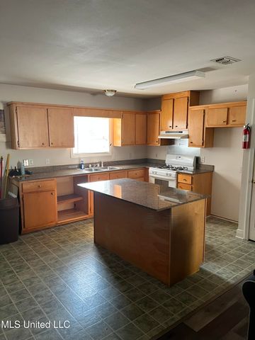 529 26th 1/2 Street, Gulfport, MS 39507