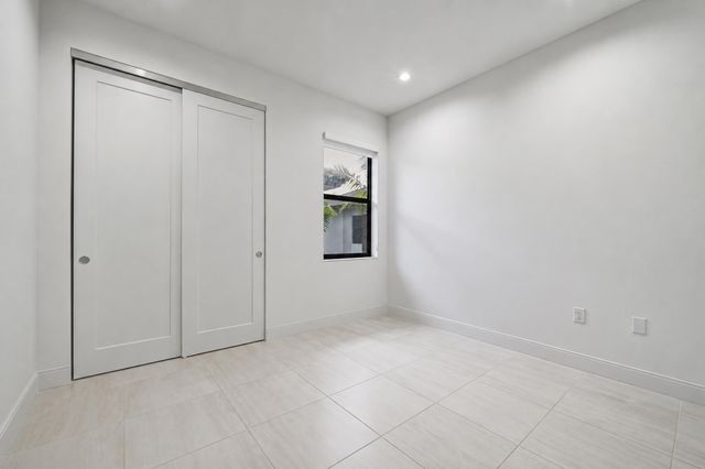 8272 NW 44th Terrace, Doral, FL 33166
