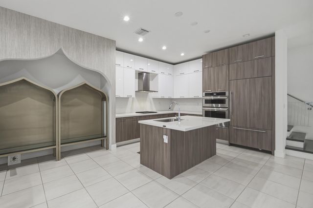 8272 NW 44th Terrace, Doral, FL 33166