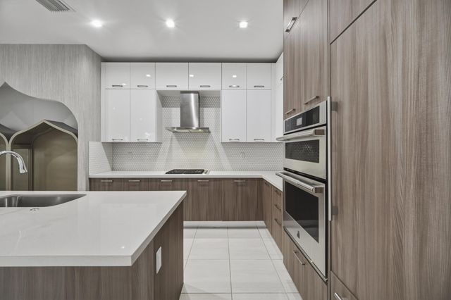 8272 NW 44th Terrace, Doral, FL 33166