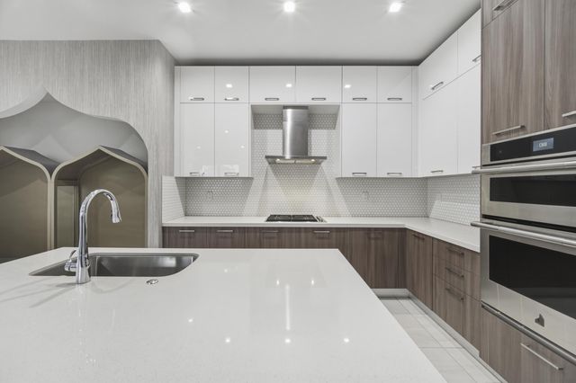 8272 NW 44th Terrace, Doral, FL 33166