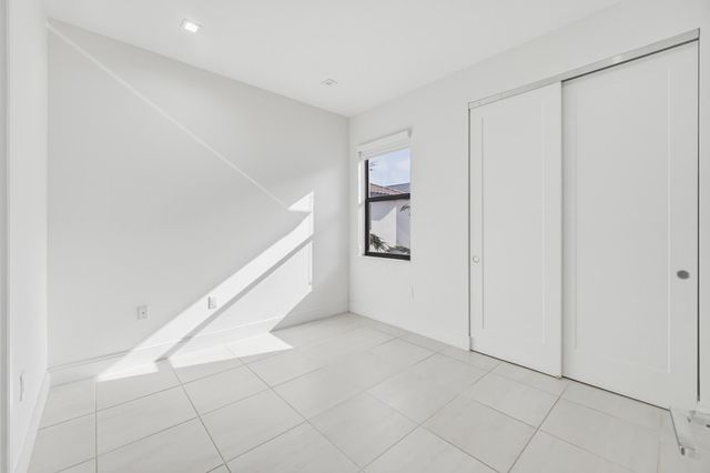 8272 NW 44th Terrace, Doral, FL 33166