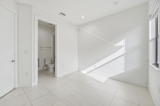 8272 NW 44th Terrace, Doral, FL 33166