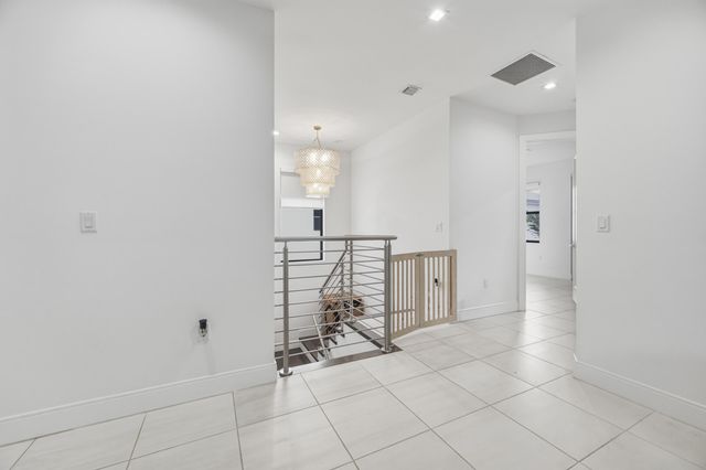 8272 NW 44th Terrace, Doral, FL 33166