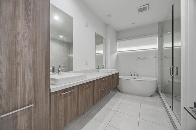 8272 NW 44th Terrace, Doral, FL 33166