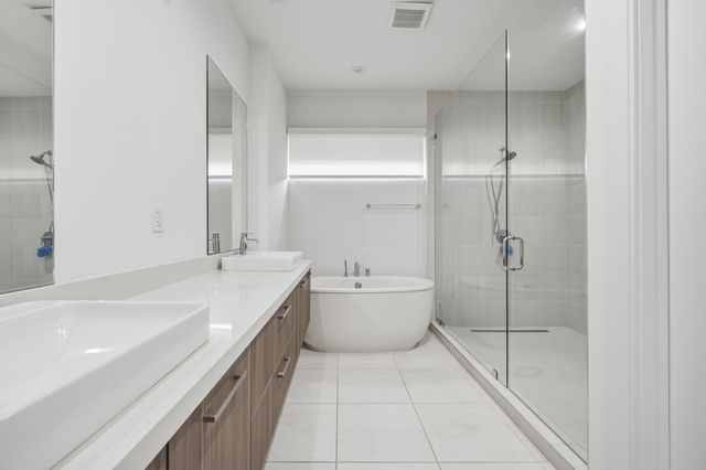 8272 NW 44th Terrace, Doral, FL 33166