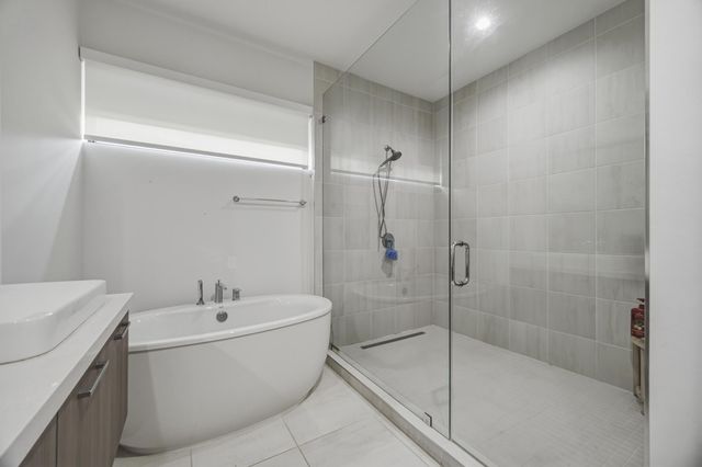 8272 NW 44th Terrace, Doral, FL 33166