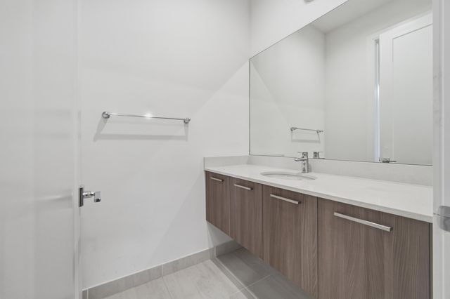 8272 NW 44th Terrace, Doral, FL 33166
