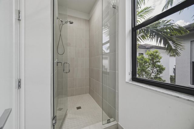 8272 NW 44th Terrace, Doral, FL 33166