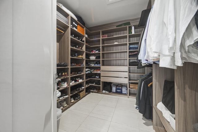 8272 NW 44th Terrace, Doral, FL 33166