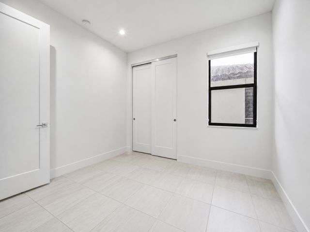 8272 NW 44th Terrace, Doral, FL 33166