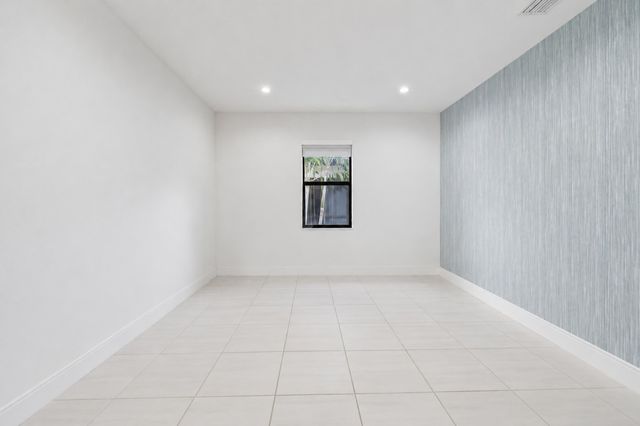 8272 NW 44th Terrace, Doral, FL 33166