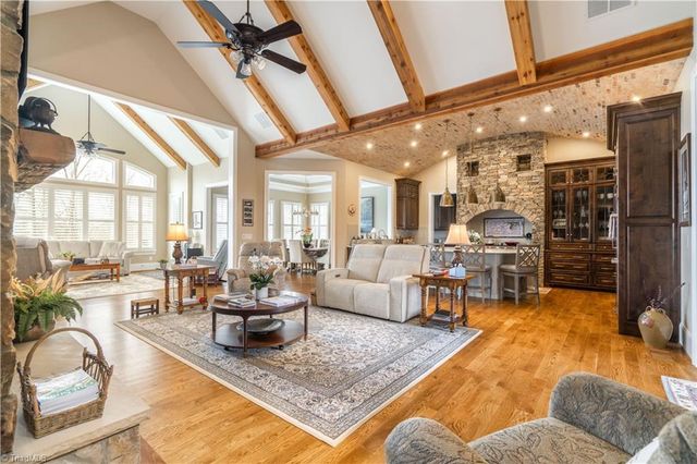 7955 Valley View Drive, Clemmons, NC 27012