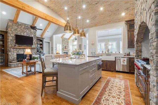 7955 Valley View Drive, Clemmons, NC 27012