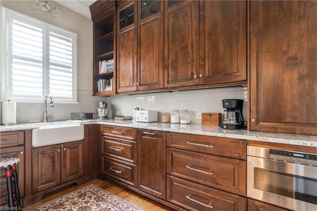 7955 Valley View Drive, Clemmons, NC 27012