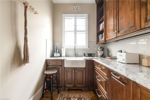 7955 Valley View Drive, Clemmons, NC 27012