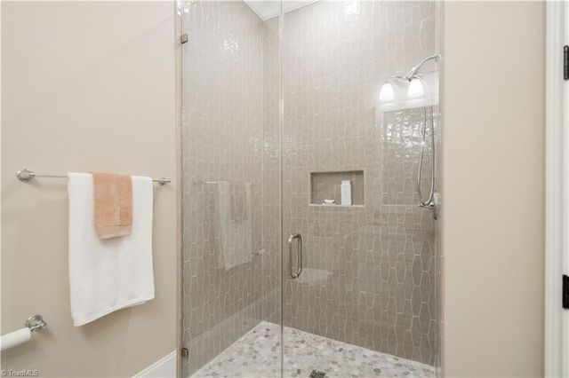 7955 Valley View Drive, Clemmons, NC 27012