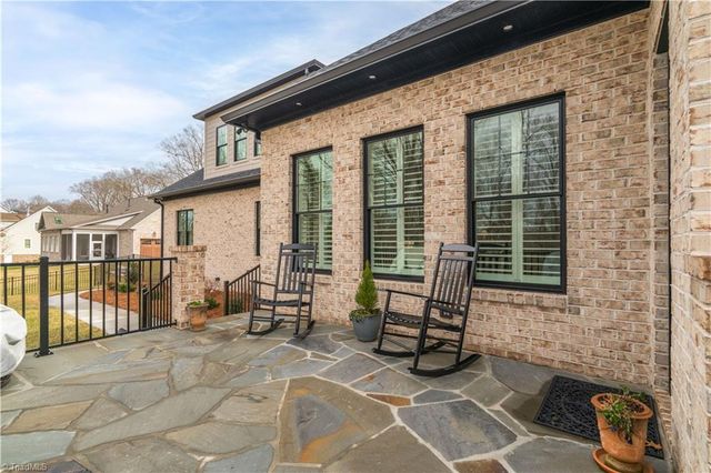 7955 Valley View Drive, Clemmons, NC 27012