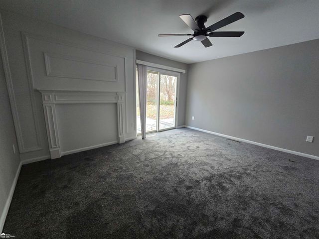 1043 Balmoral Parkway, Flint, MI 48532