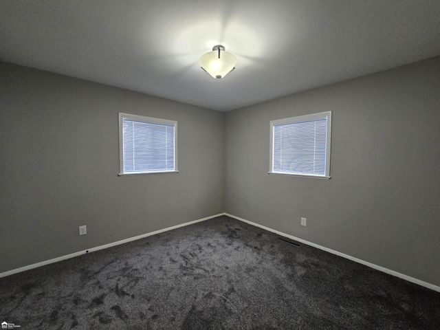 1043 Balmoral Parkway, Flint, MI 48532