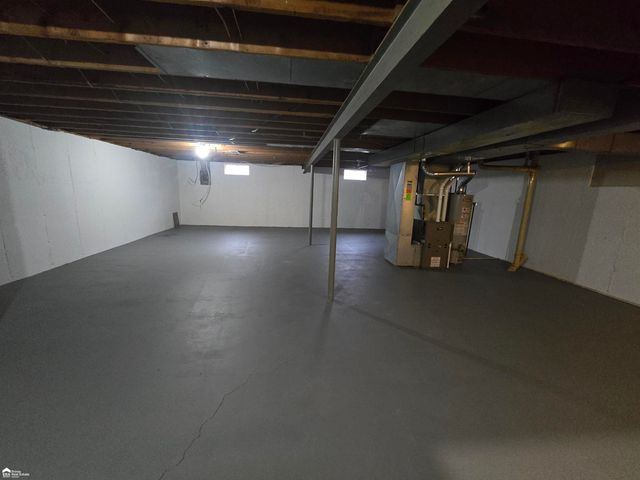 1043 Balmoral Parkway, Flint, MI 48532