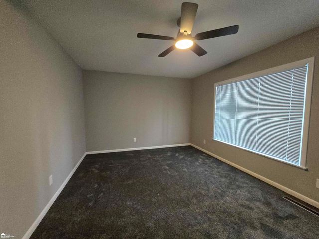 1043 Balmoral Parkway, Flint, MI 48532