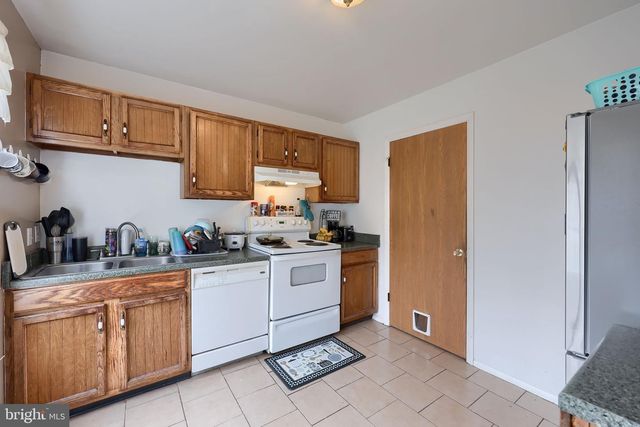 338 JUNIPER DR, Etters, PA 17319