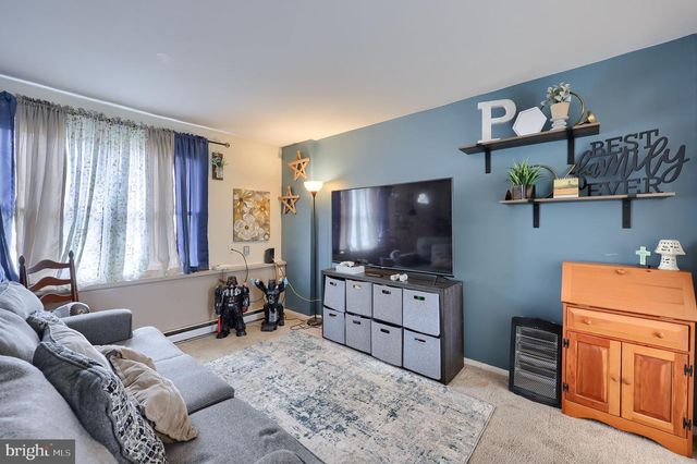 338 JUNIPER DR, Etters, PA 17319