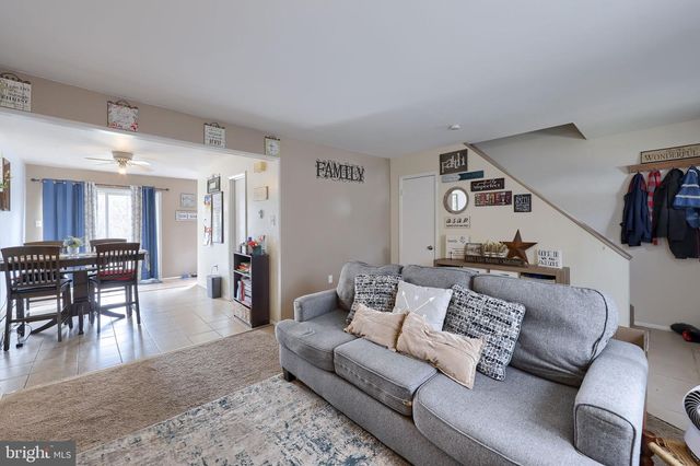 338 JUNIPER DR, Etters, PA 17319