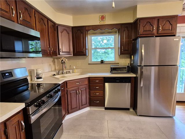1841 Outlook Dr, Verona, PA 15147