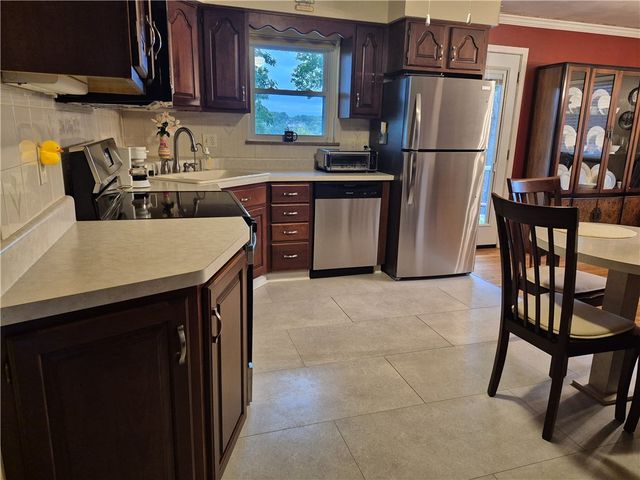1841 Outlook Dr, Verona, PA 15147