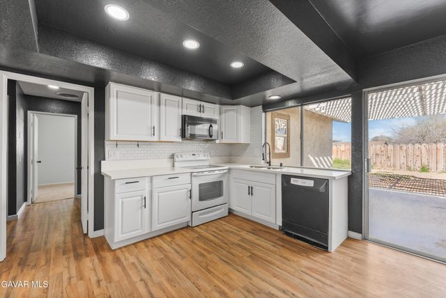 21449 Applewood Drive, California City, CA 93505