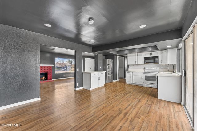 21449 Applewood Drive, California City, CA 93505