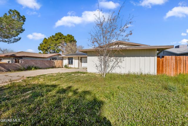 21449 Applewood Drive, California City, CA 93505