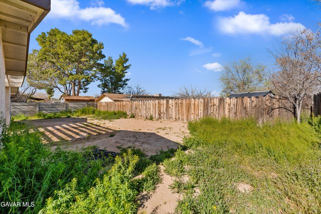 21449 Applewood Drive, California City, CA 93505