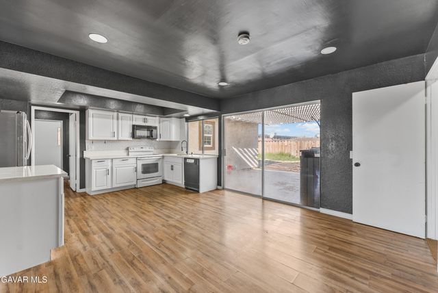 21449 Applewood Drive, California City, CA 93505