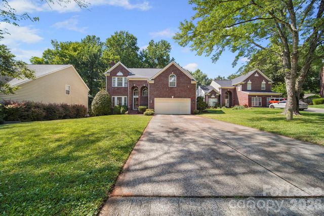 2812 Redfield Drive, Charlotte, NC 28270