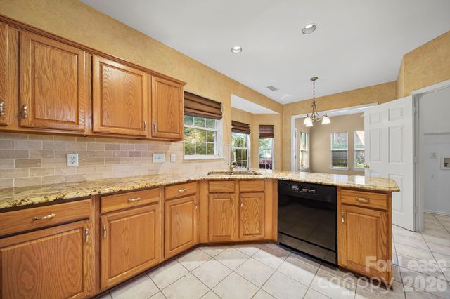2812 Redfield Drive, Charlotte, NC 28270