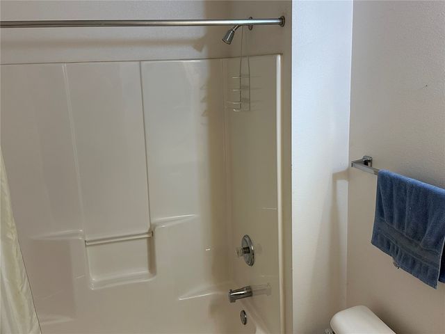 6430 Creekside Drive NE 4, Cedar Rapids, IA 52402