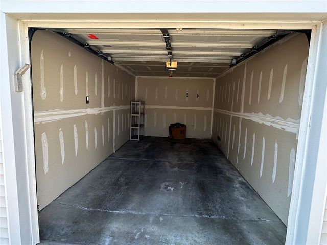 6430 Creekside Drive NE 4, Cedar Rapids, IA 52402