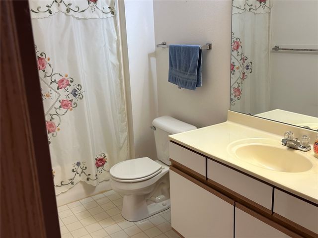 6430 Creekside Drive NE 4, Cedar Rapids, IA 52402