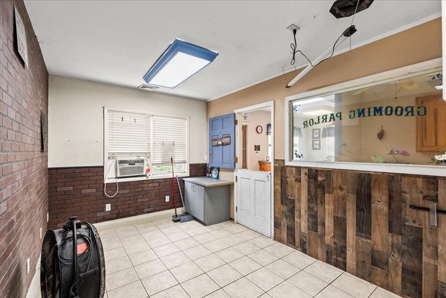 333 NEWCOMER RD, Windsor, PA 17366