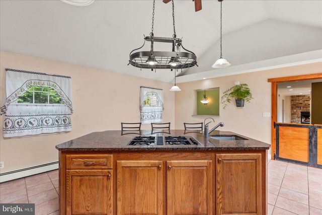 333 NEWCOMER RD, Windsor, PA 17366