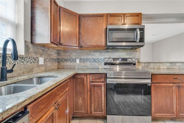 617 SW 71st Street, Oklahoma City, OK 73139